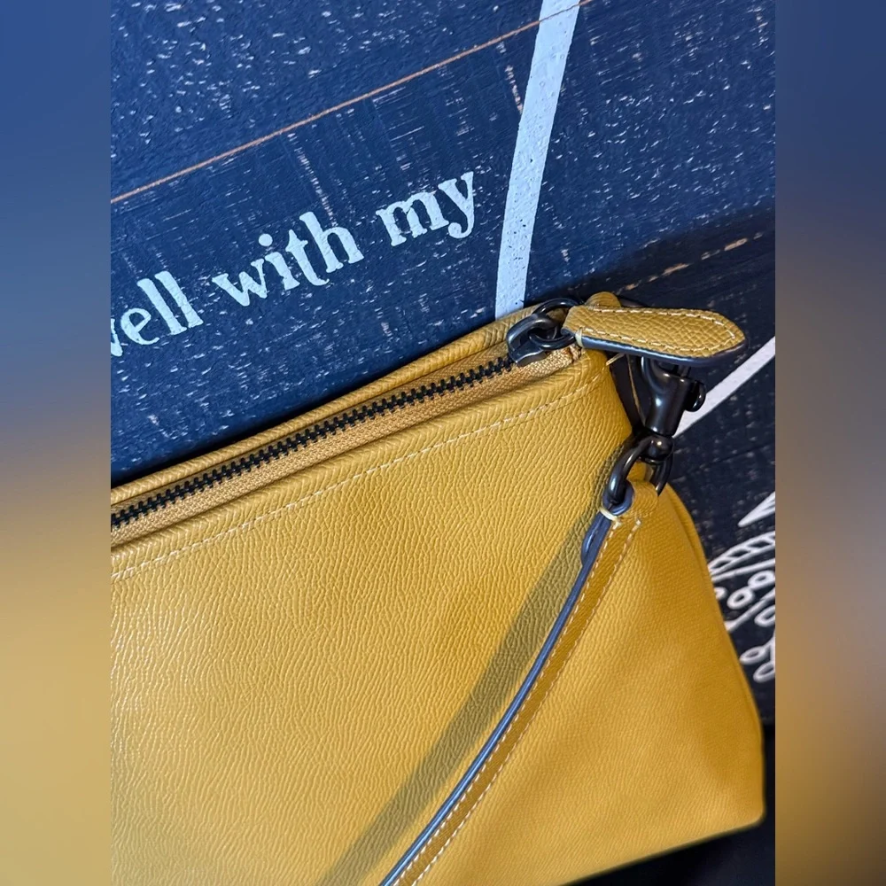 Coach Kitt Messenger Crossbody Bag (NWOT) - Picture 5 of 7